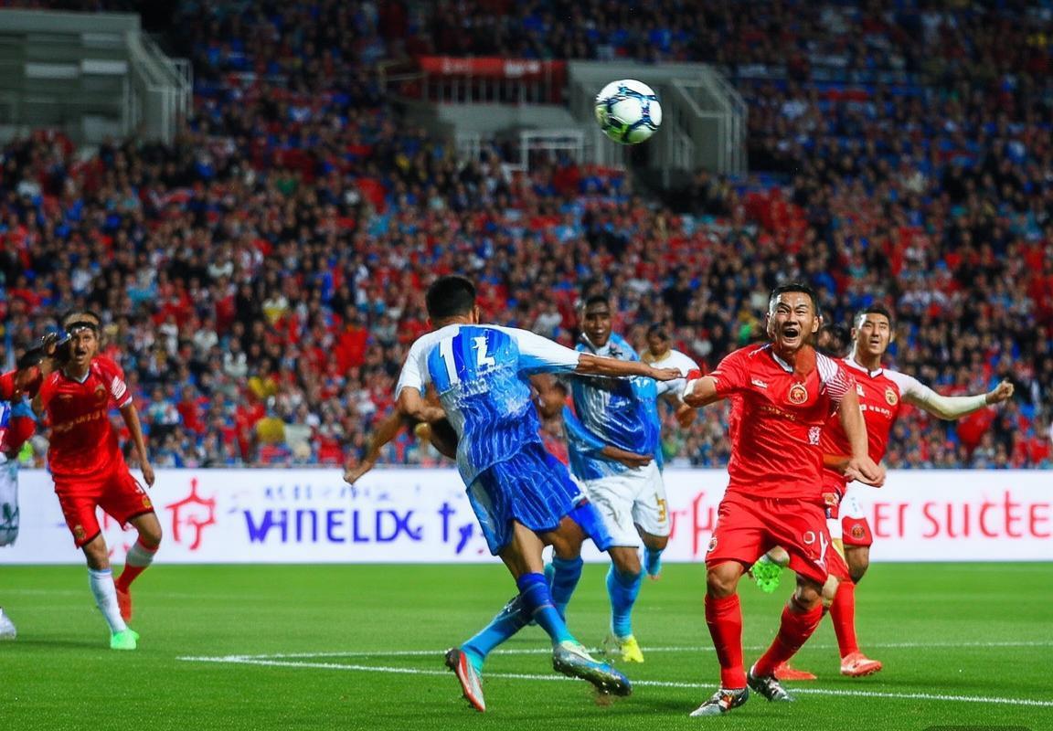 2019中超巅峰对决：鲁能国安战术解析与球星风采(图1)