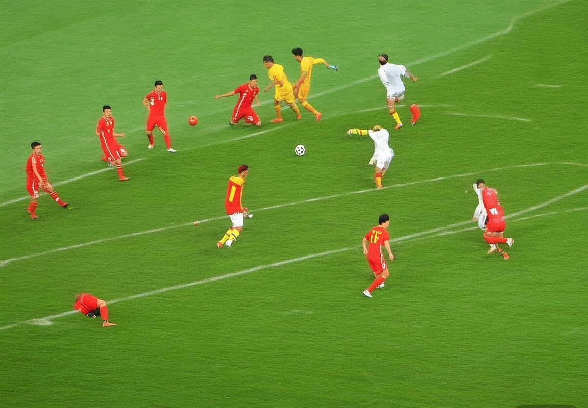 2015中伊之战：技战术对决与国足拼搏精神剖析(图1)